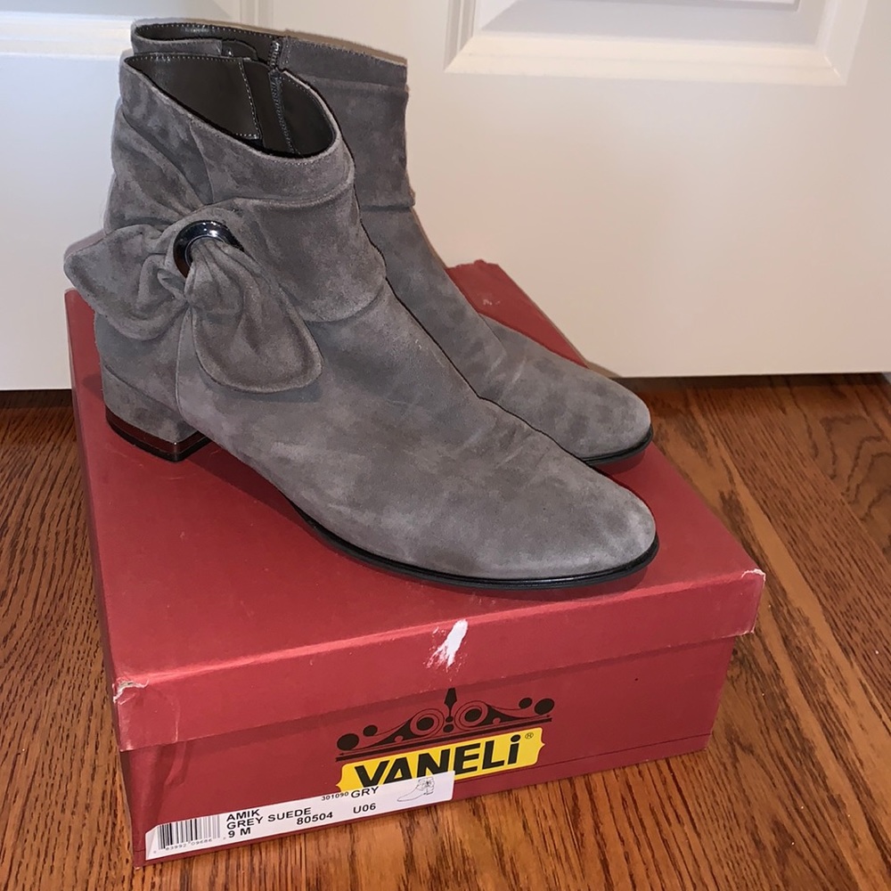 Vaneli Amil Gray Suede Bootie, Zip, Size 9